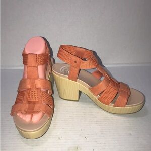 Dr Scholl’s Blossom Block Heeled Sandals Orange Faux Suede Fabric Sz 8- NWOB
